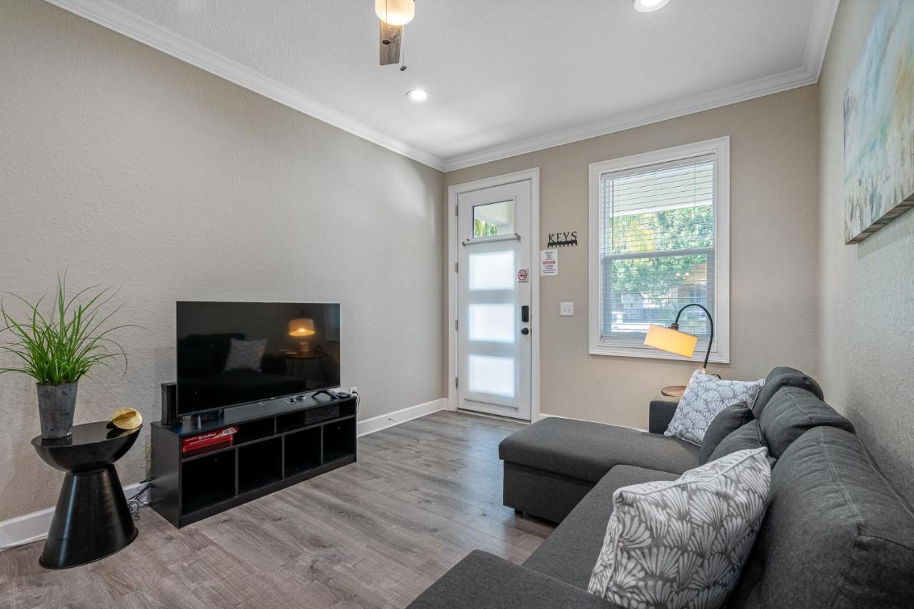 Cozy And Spacious 4Br House With Pool In Tampa Eksteriør bilde